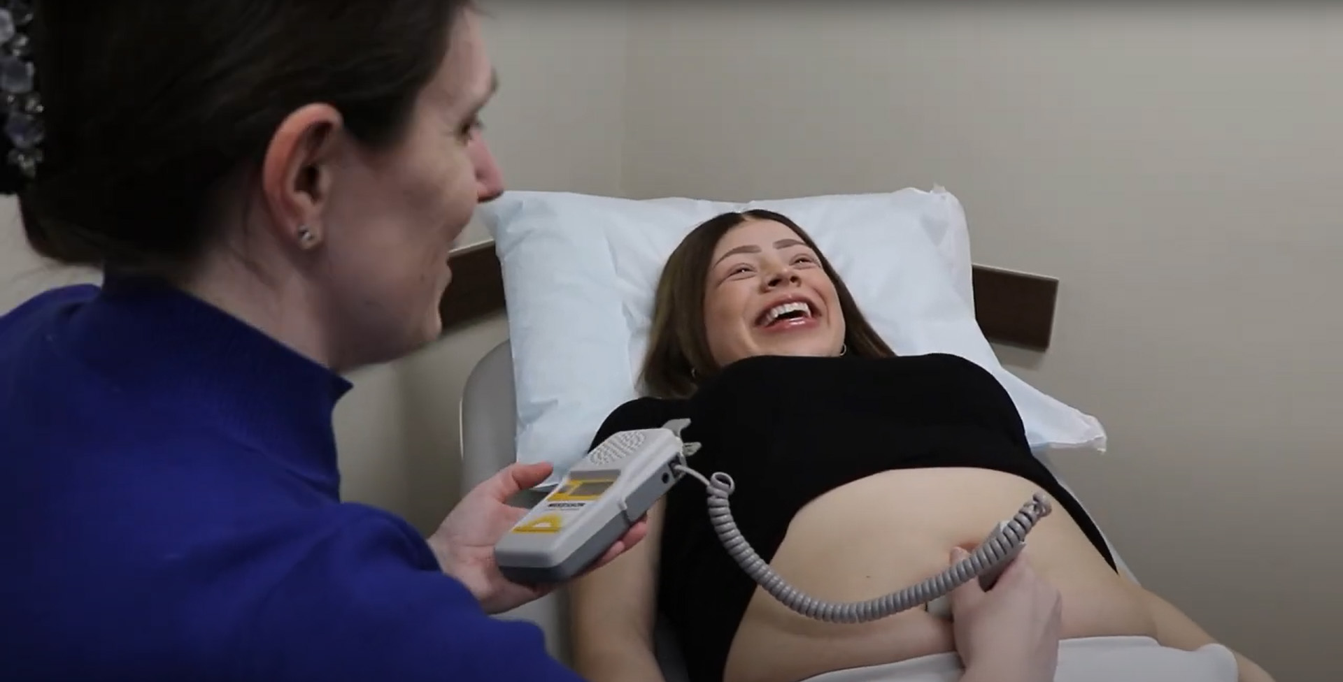 Amanda Achterman caring for a spanish-speaking individual